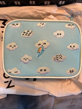 Min & Mon retired verto blue cloud purse
